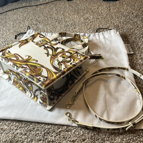 - Versace bag - Picture 8 of 8